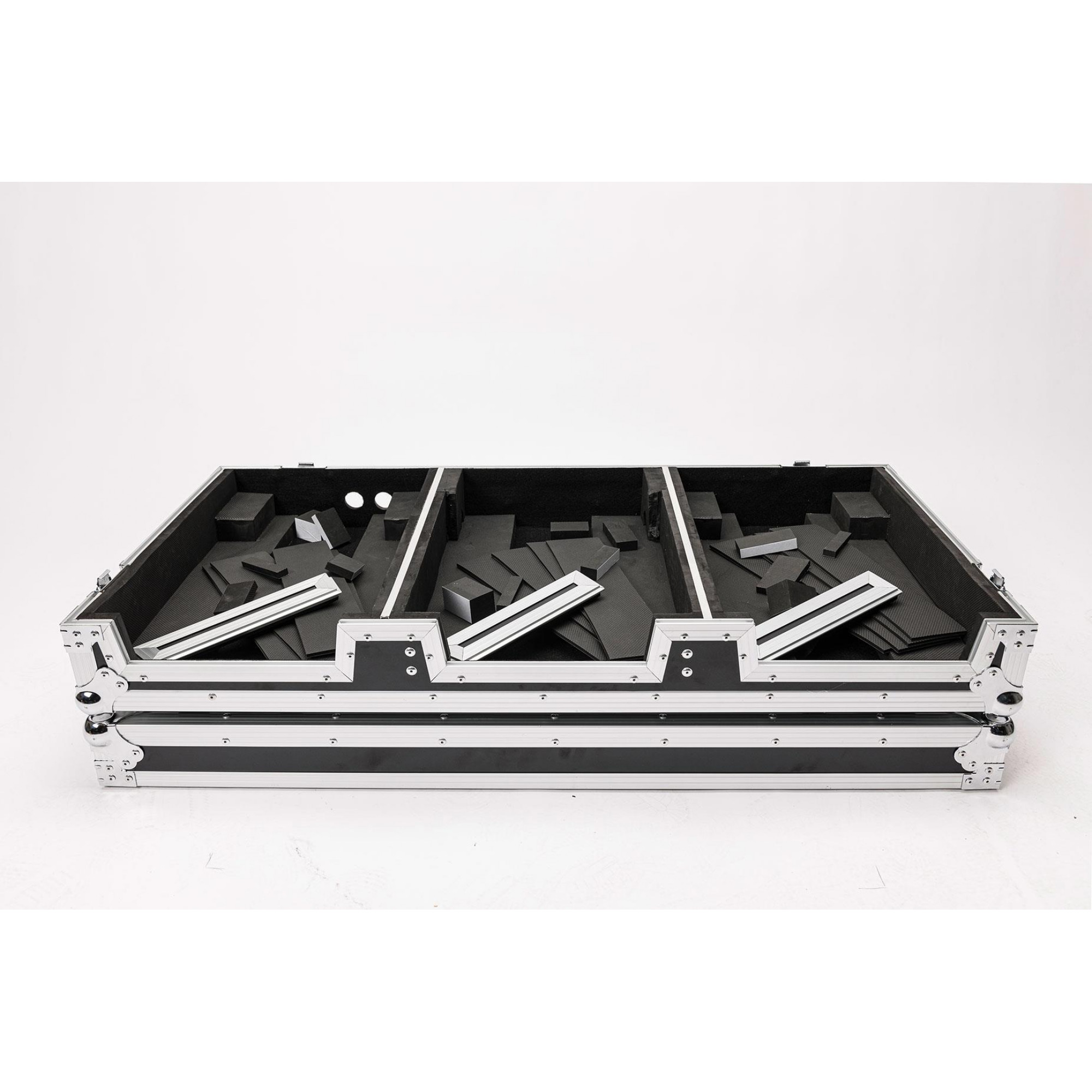 MAGMA MULTI-FORMAT CASE PLAYER / MIXER SET MAGMA MULTI-FORMAT CASE PLAYER / MIXER SET