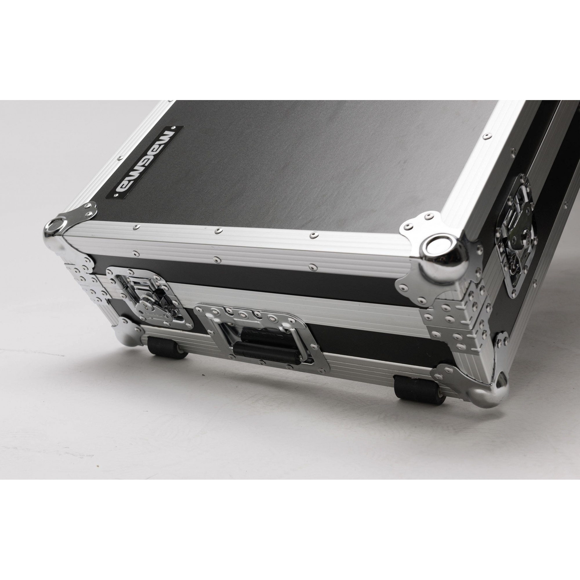 MAGMA MULTI-FORMAT CASE PLAYER / MIXER SET MAGMA MULTI-FORMAT CASE PLAYER / MIXER SET