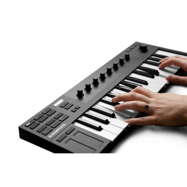 NATIVE INSTRUMENTS KOMPLETE KONTROL M32
