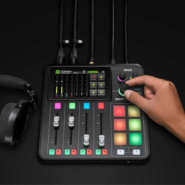 RODE Podcaster Bundle